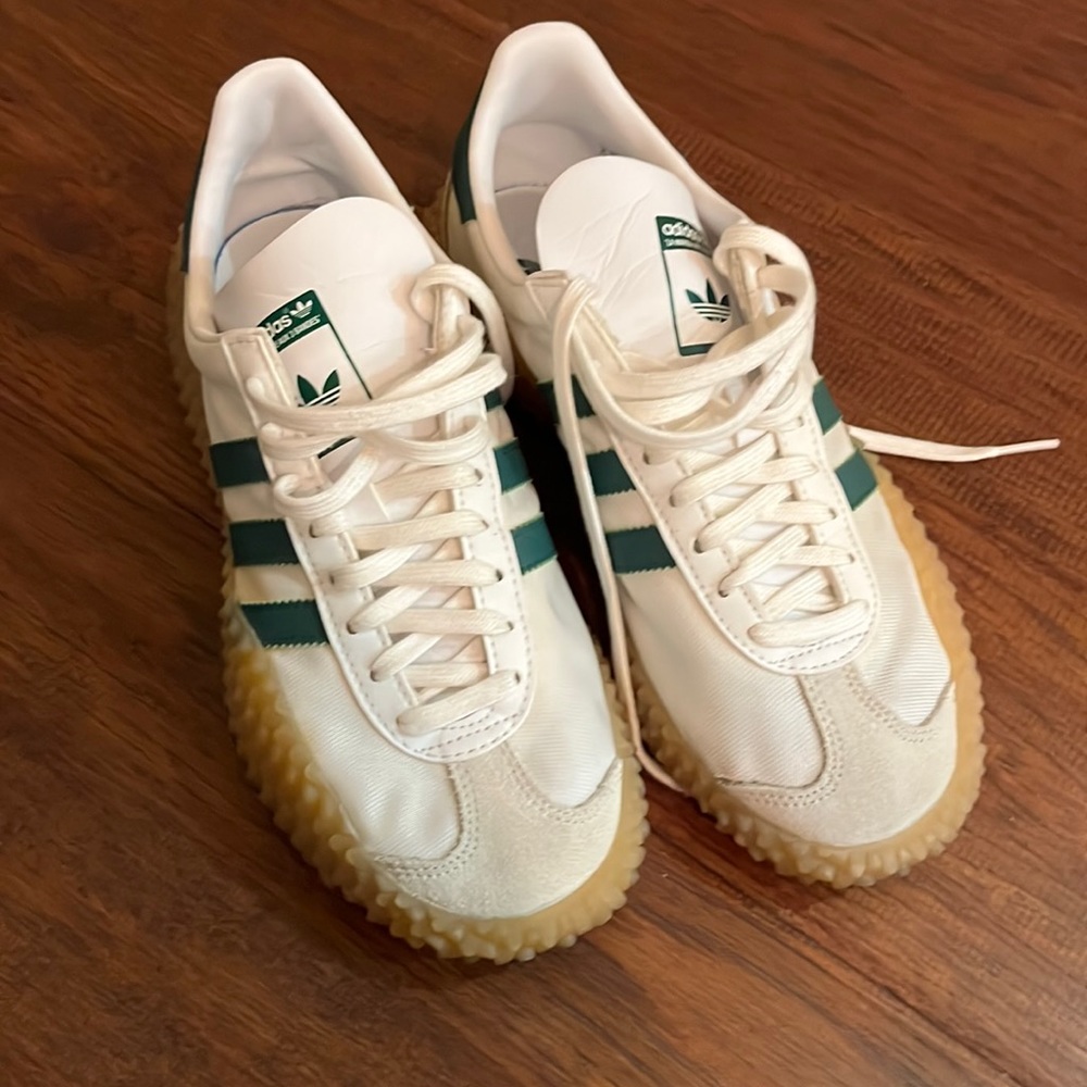 Selling Adidas Kamanda